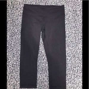 (SOLD) Lululemon wunder under crops